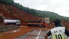 Shirur landslide: ಪ್ರತಿಕೂಲ ವಾತಾವರಣ, ಶೋಧ ಕಾರ್ಯಾಚರಣೆ ತಾತ್ಕಾಲಿಕ ಸ್ಥಗಿತ